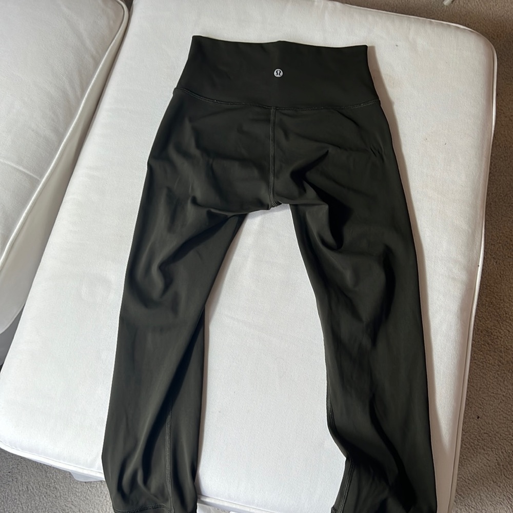 Lulu Army Green Cropped Leggings